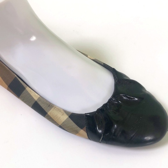 Burberry Flats - Picture 2 of 11